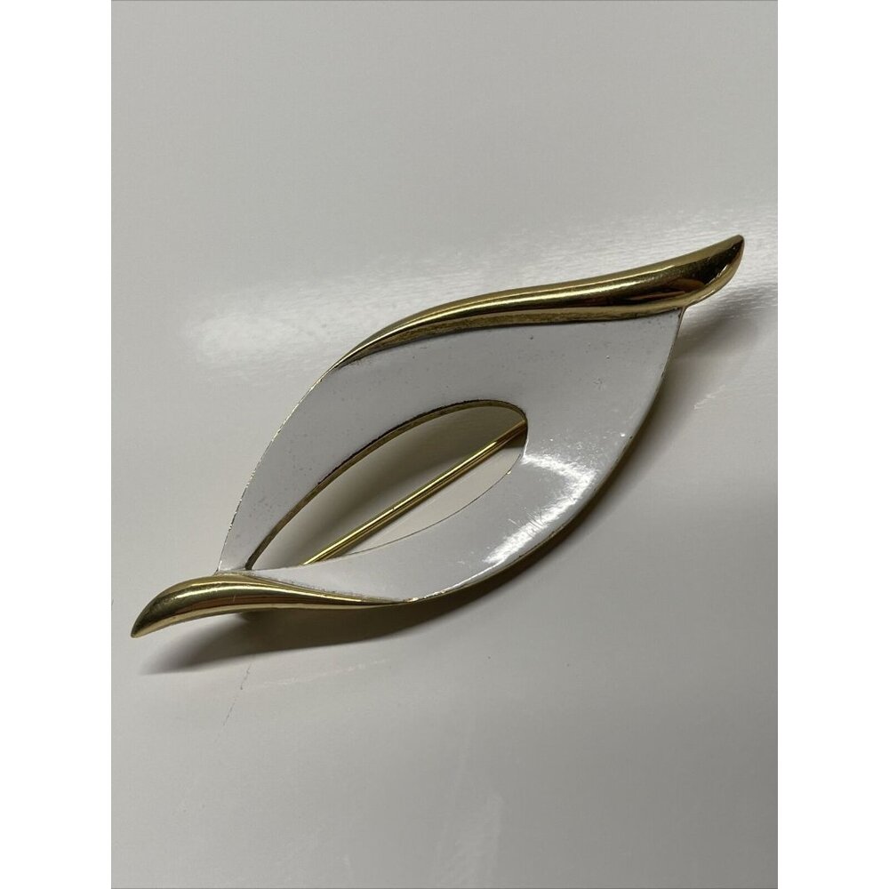 Vintage Signed Trifari White Enamel Abstract Brooch Pin Gold Tone Retro Signed